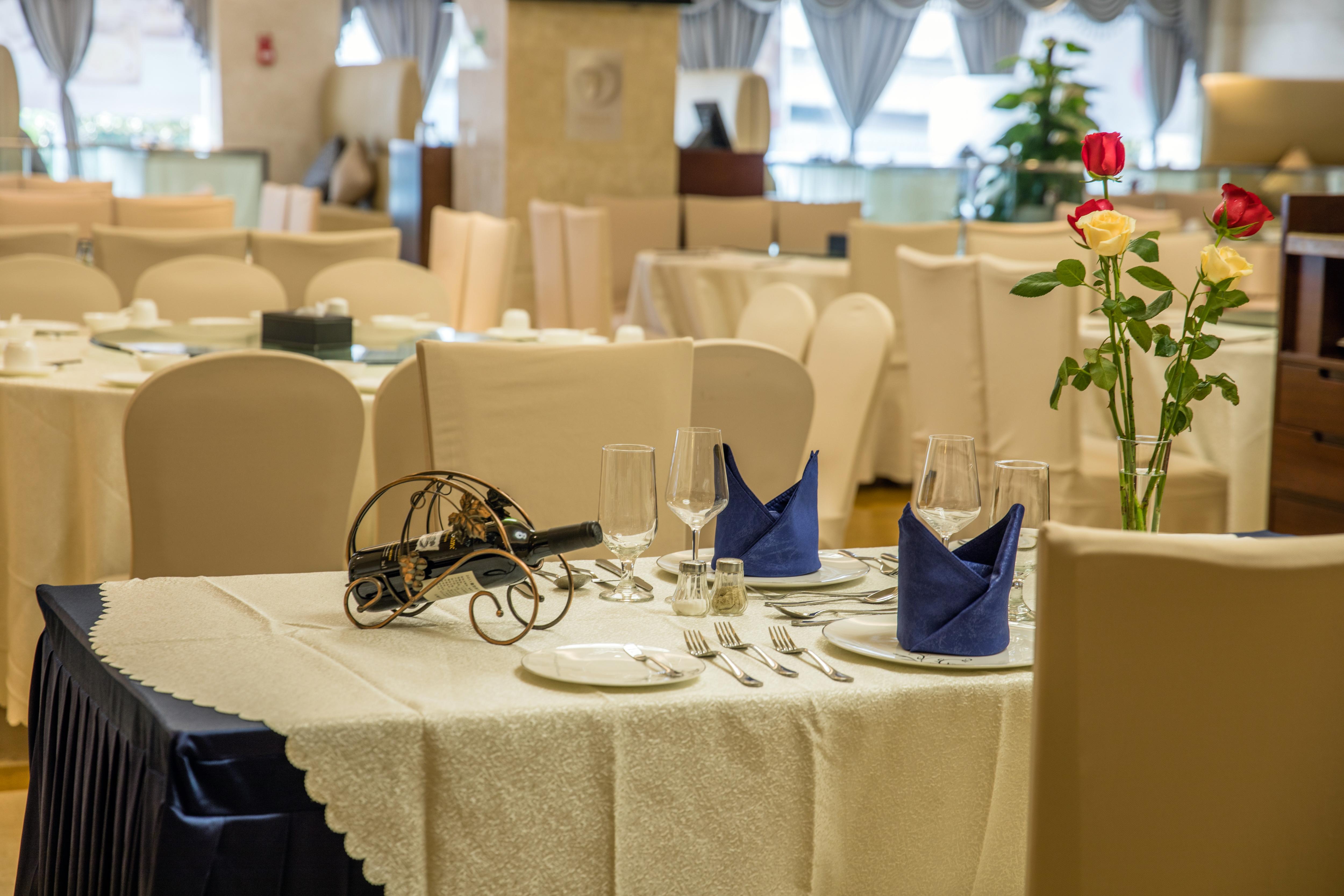 Leeden Hotel Чънду Екстериор снимка