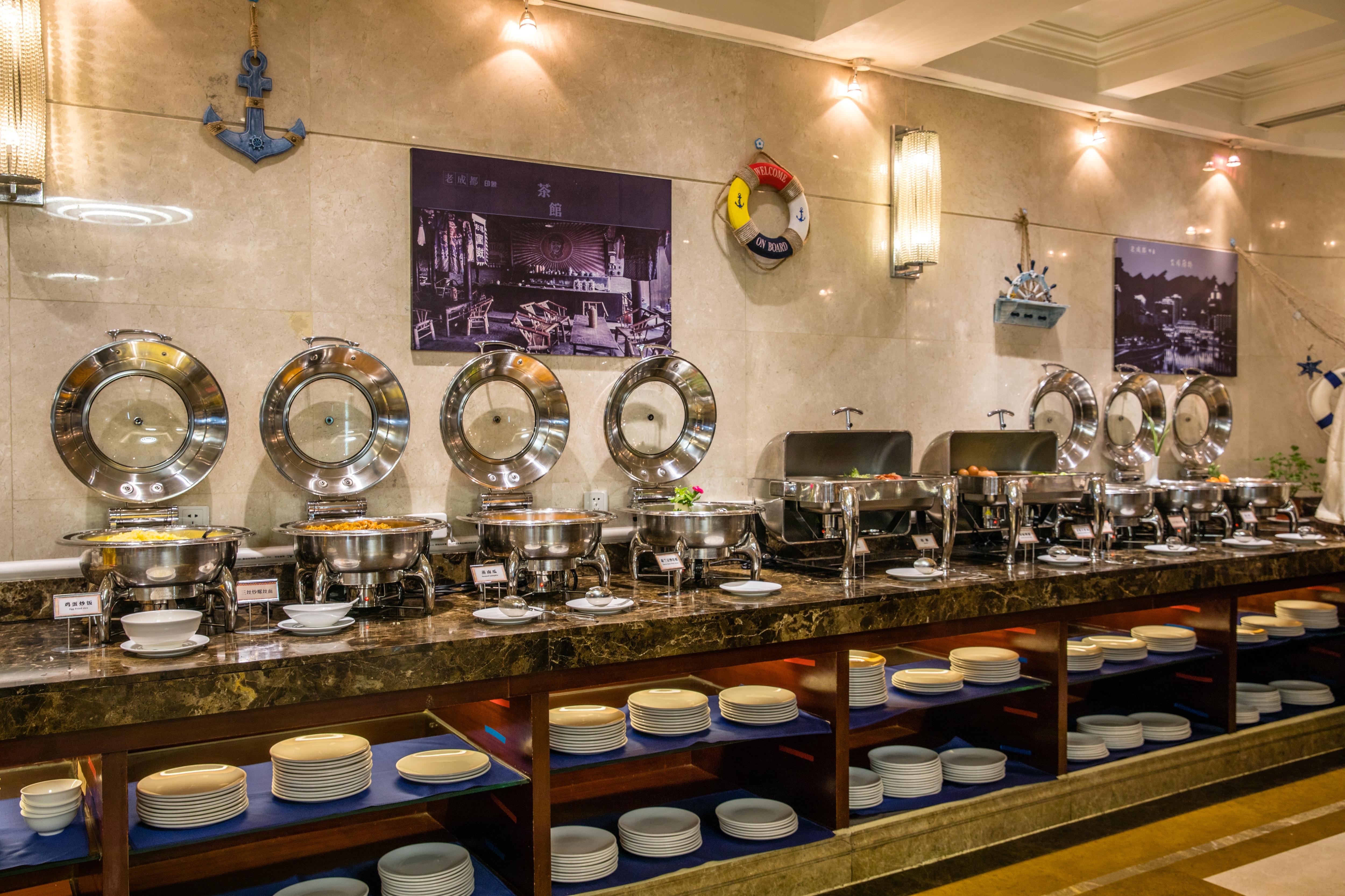 Leeden Hotel Чънду Екстериор снимка