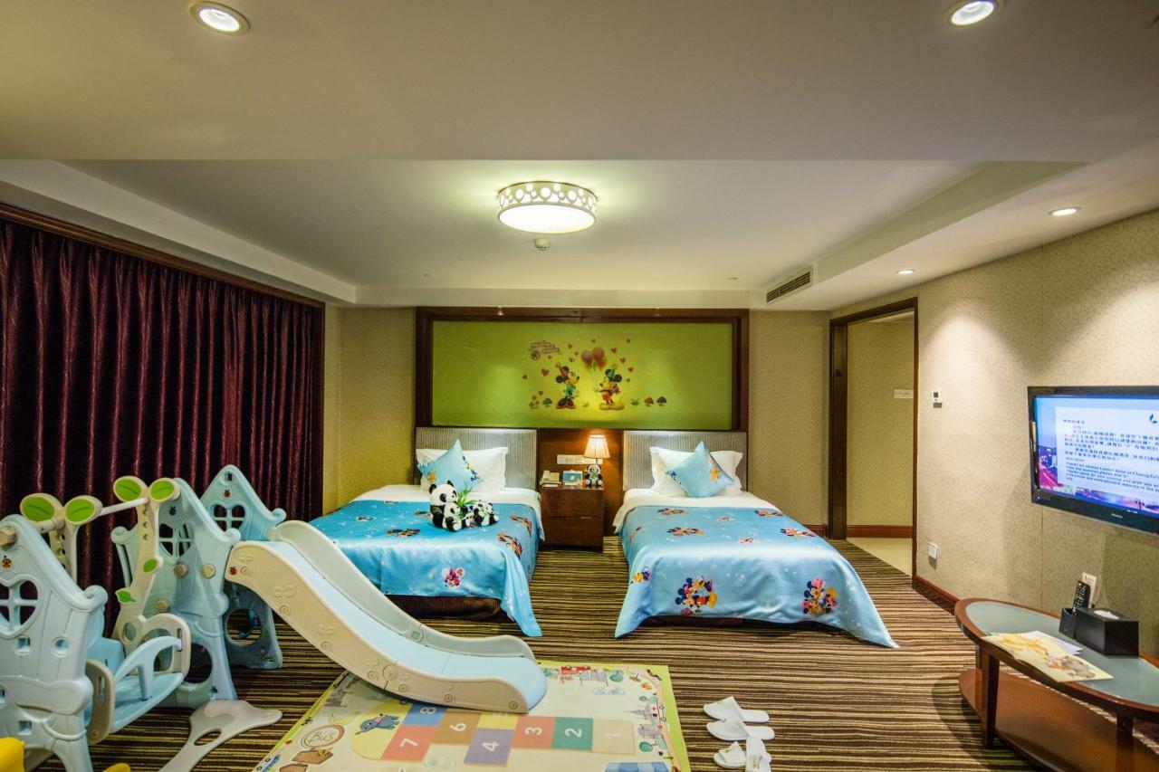 Leeden Hotel Чънду Екстериор снимка