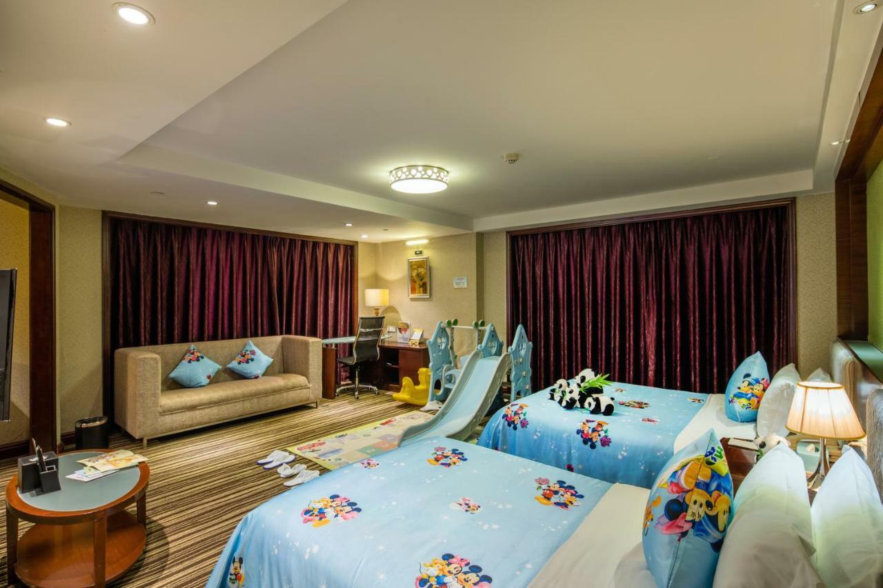 Leeden Hotel Чънду Екстериор снимка
